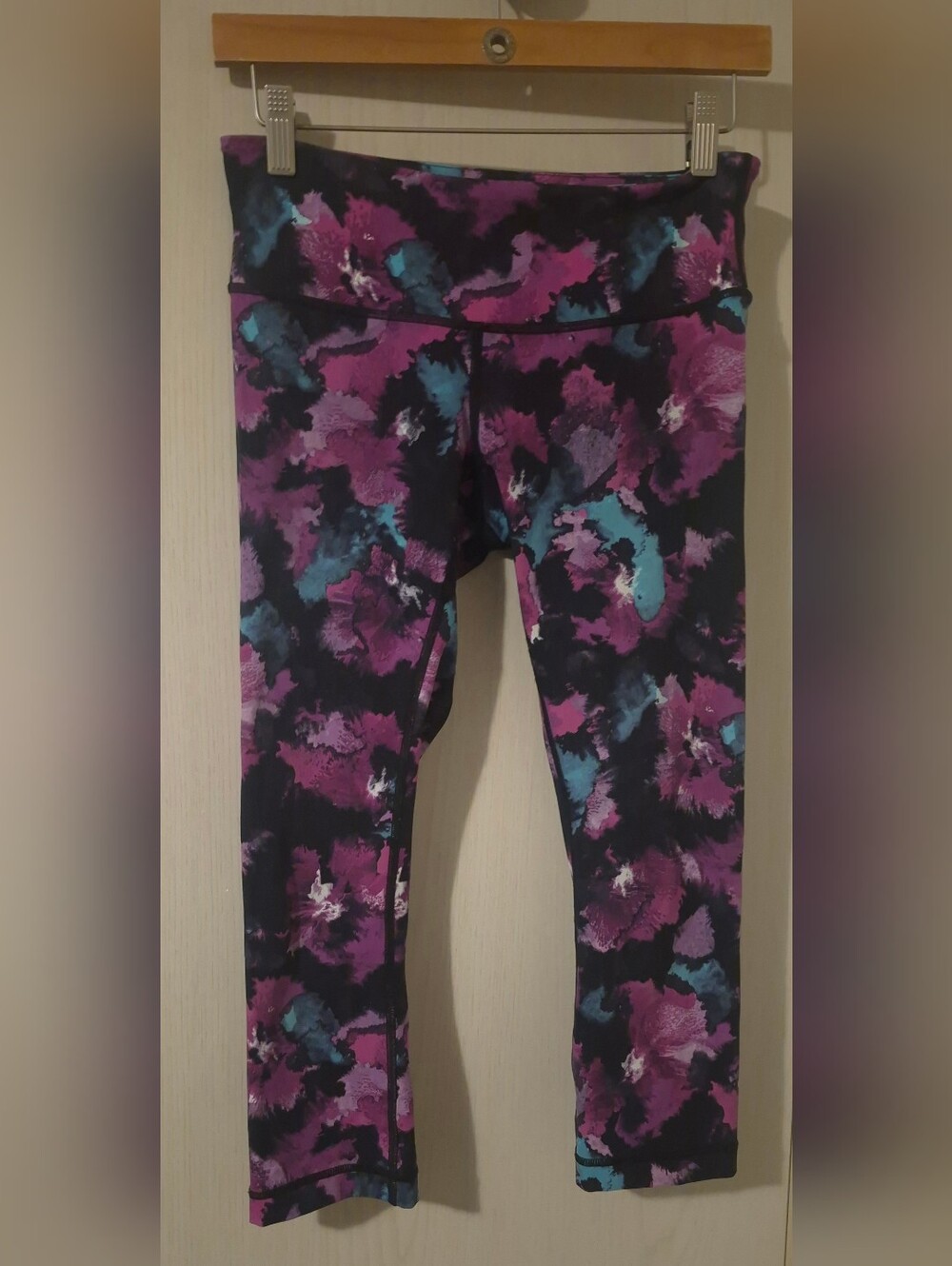 Lululemon Wunder Under Crop III Midnight Bloom Black Deep Fuchsia Size 6